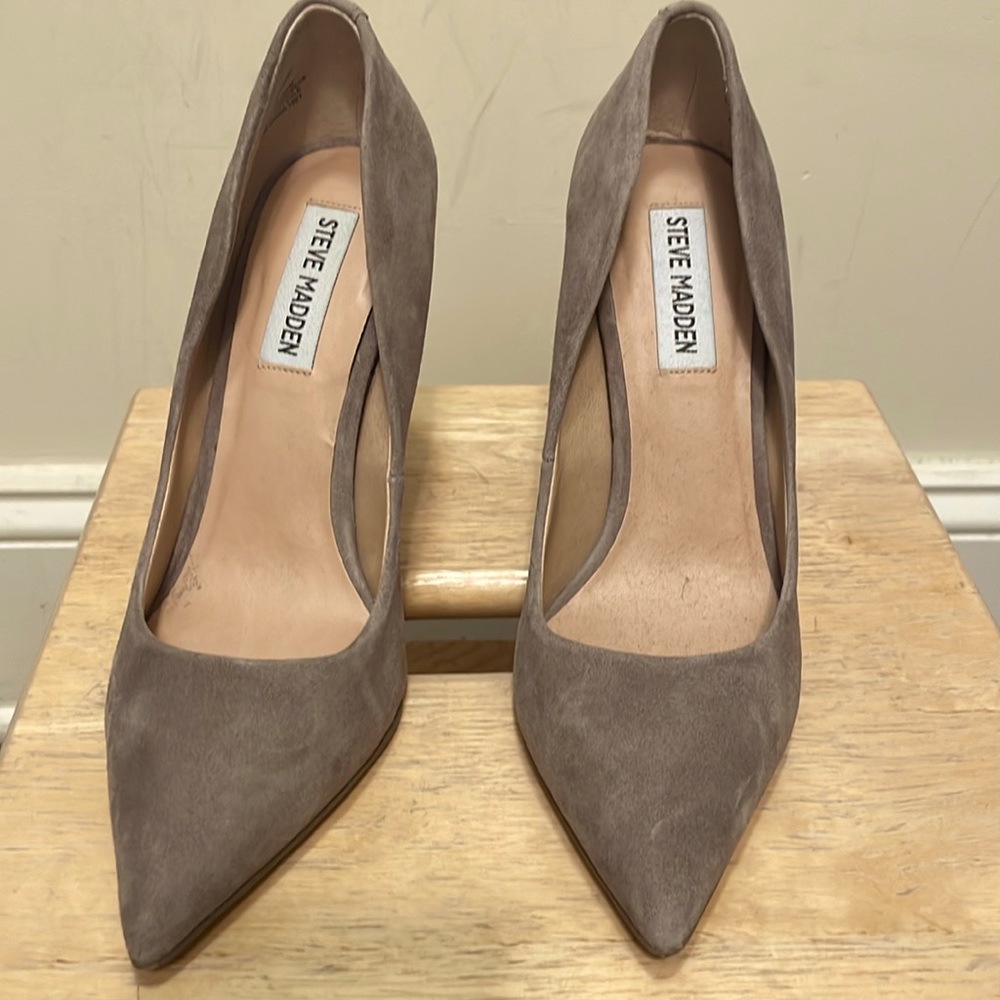 Gorgeous suede stiletto pumps